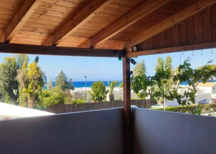Sea View House Апартаменты