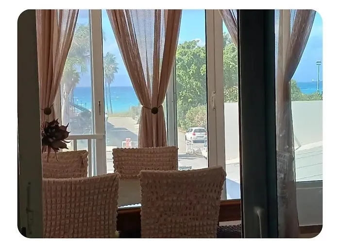 Апартаменты Sea View House *